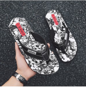 Men's Slippers Casual Summer Beach Flip Flops Anit-slip Clip Toe Slippers
